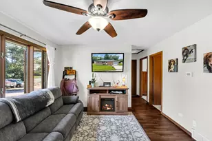 N2443 Giles Dr, Bloomfield, WI 53105 - Photo 6