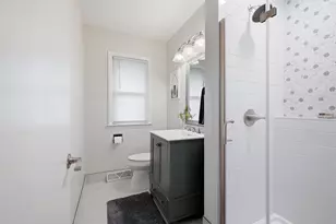 W154N8216 Valley View Dr, Menomonee Falls, WI 53051 - Photo 18