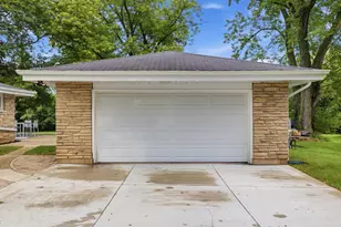 W154N8216 Valley View Dr, Menomonee Falls, WI 53051 - Photo 28