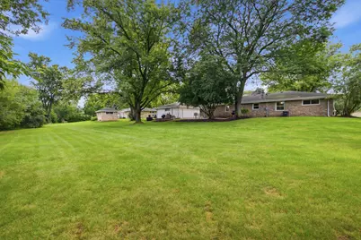 W154N8216  Valley View Dr, Menomonee Falls, WI 53051 - Photo 26