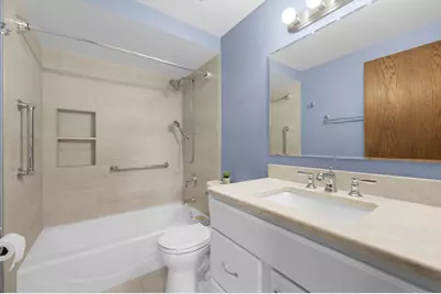 2515 W Wending Dr, Glendale, WI 53209 - Photo 20