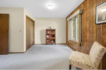 2515 W Wending Dr, Glendale, WI 53209 - Photo 12