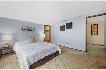 2515 W Wending Dr, Glendale, WI 53209 - Photo 16