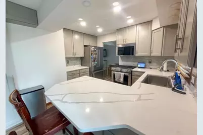 7251  Hyacinth Ct, Greendale, WI 53129 - Photo 6