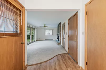 2400 W Rochelle Ave, Glendale, WI 53209 - Photo 28