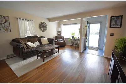 3015 N 85th St, Milwaukee, WI 53222 - Photo 2