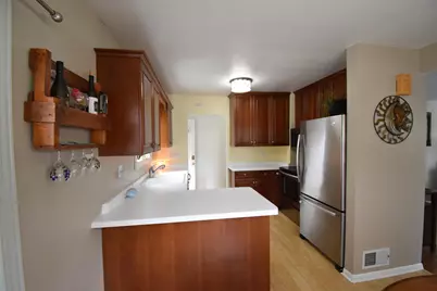 3015 N 85th St, Milwaukee, WI 53222 - Photo 6
