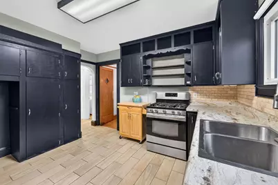 7039 W Stuth Pl, West Allis, WI 53219 - Photo 8