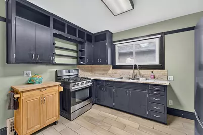 7039 W Stuth Pl, West Allis, WI 53219 - Photo 10