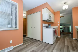 2906 Old Ml Dr, Racine, WI 53405 - Photo 6