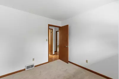 4973 S 19th St, Milwaukee, WI 53221 - Photo 18