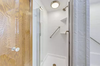 2035 E Howard Ave, Saint Francis, WI 53235 - Photo 16