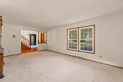 983  Chesterton Ct, Oconomowoc, WI 53066 - Photo 8