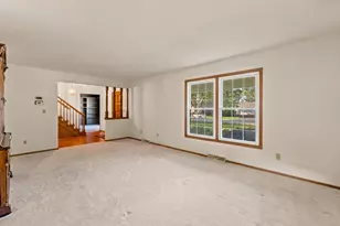 983 Chesterton Ct, Oconomowoc, WI 53066 - Photo 8