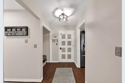 N85W15700  Ridge Rd #304, Menomonee Falls, WI 53051 - Photo 4
