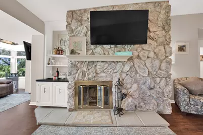 N85W15700  Ridge Rd #304, Menomonee Falls, WI 53051 - Photo 10