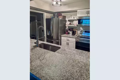 N85W15700  Ridge Rd #304, Menomonee Falls, WI 53051 - Photo 30