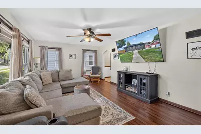 3049 S 31st St, Milwaukee, WI 53215 - Photo 6