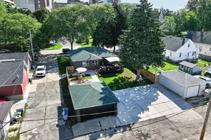 3049 S 31st St, Milwaukee, WI 53215 - Photo 6