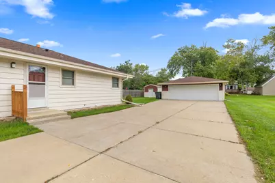3140 S 107th St, West Allis, WI 53227 - Photo 24