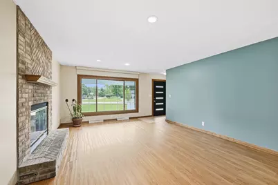 6226 W Ester Pl, Brown Deer, WI 53223 - Photo 8