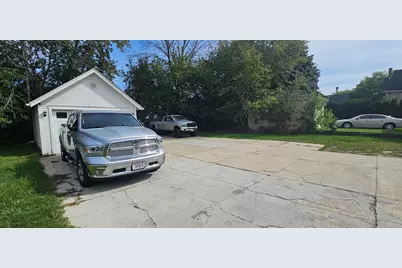 1117 S 8th St, Manitowoc, WI 54220 - Photo 4