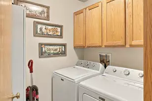 609 Park Dr, Racine, WI 53185 - Photo 16