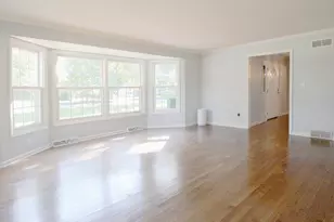 10205 N Kenilworth Cir, Mequon, WI 53092 - Photo 10