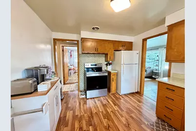 1014  Fairway Dr, Racine, WI 53405 - Photo 8