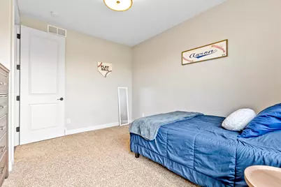 4268 S Woodcrest Ridge Dr, West Bend, WI 53095 - Photo 30