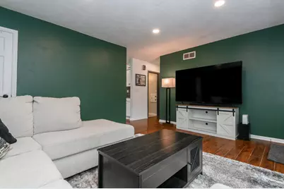 1261  Aldoro Dr, Waukesha, WI 53188 - Photo 8