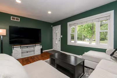 1261  Aldoro Dr, Waukesha, WI 53188 - Photo 6