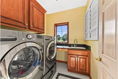 261  Steeple Pointe Cir, Delafield, WI 53018 - Photo 46