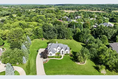 261  Steeple Pointe Cir, Delafield, WI 53018 - Photo 58