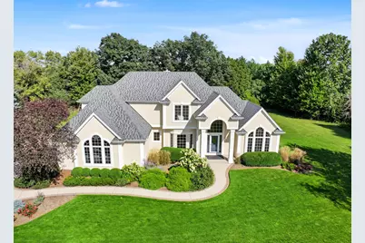 261  Steeple Pointe Cir, Delafield, WI 53018 - Photo 1