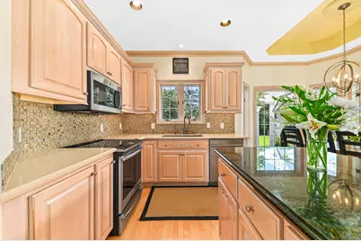261  Steeple Pointe Cir, Delafield, WI 53018 - Photo 20