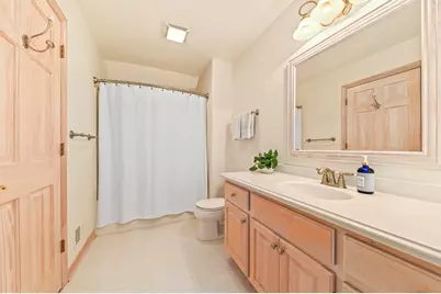 261  Steeple Pointe Cir, Delafield, WI 53018 - Photo 34