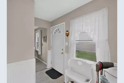 6829 W Arthur Ave, West Allis, WI 53219 - Photo 12
