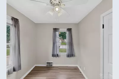 6829 W Arthur Ave, West Allis, WI 53219 - Photo 10