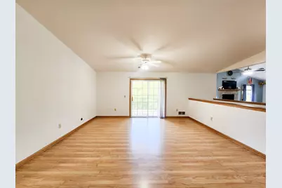 1134 N Sunnyslope Dr #204, Racine, WI 53406 - Photo 6
