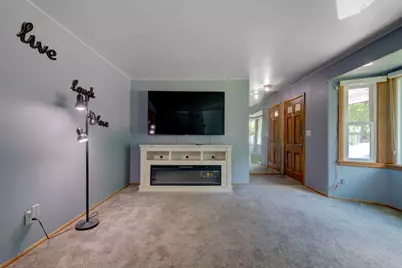1429  Empire Ct, Waukesha, WI 53186 - Photo 4