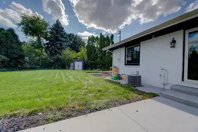 1429  Empire Ct, Waukesha, WI 53186 - Photo 20