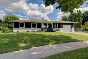 1429 Empire Ct, Waukesha, WI 53186 - Photo 2