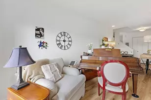 1 Deepwood Ct, Racine, WI 53402 - Photo 6