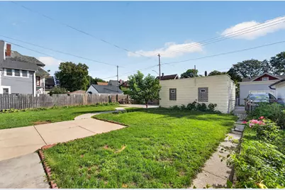 2040 S 28th St #2042, Milwaukee, WI 53215 - Photo 28