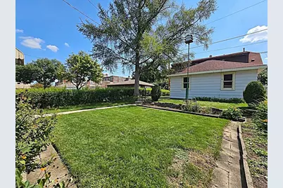 627 E Russell Ave, Milwaukee, WI 53207 - Photo 38