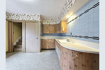 627 E Russell Ave, Milwaukee, WI 53207 - Photo 14