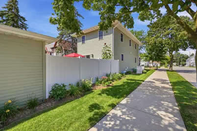 3677 E Carpenter Ave, Cudahy, WI 53110 - Photo 32