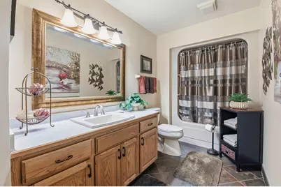 W277N2866  Oak St, Pewaukee, WI 53072 - Photo 28