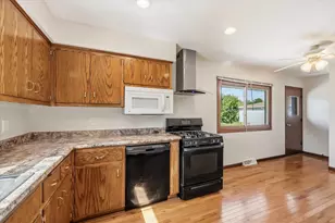 313 Mayfair Dr, Saukville, WI 53080 - Photo 6
